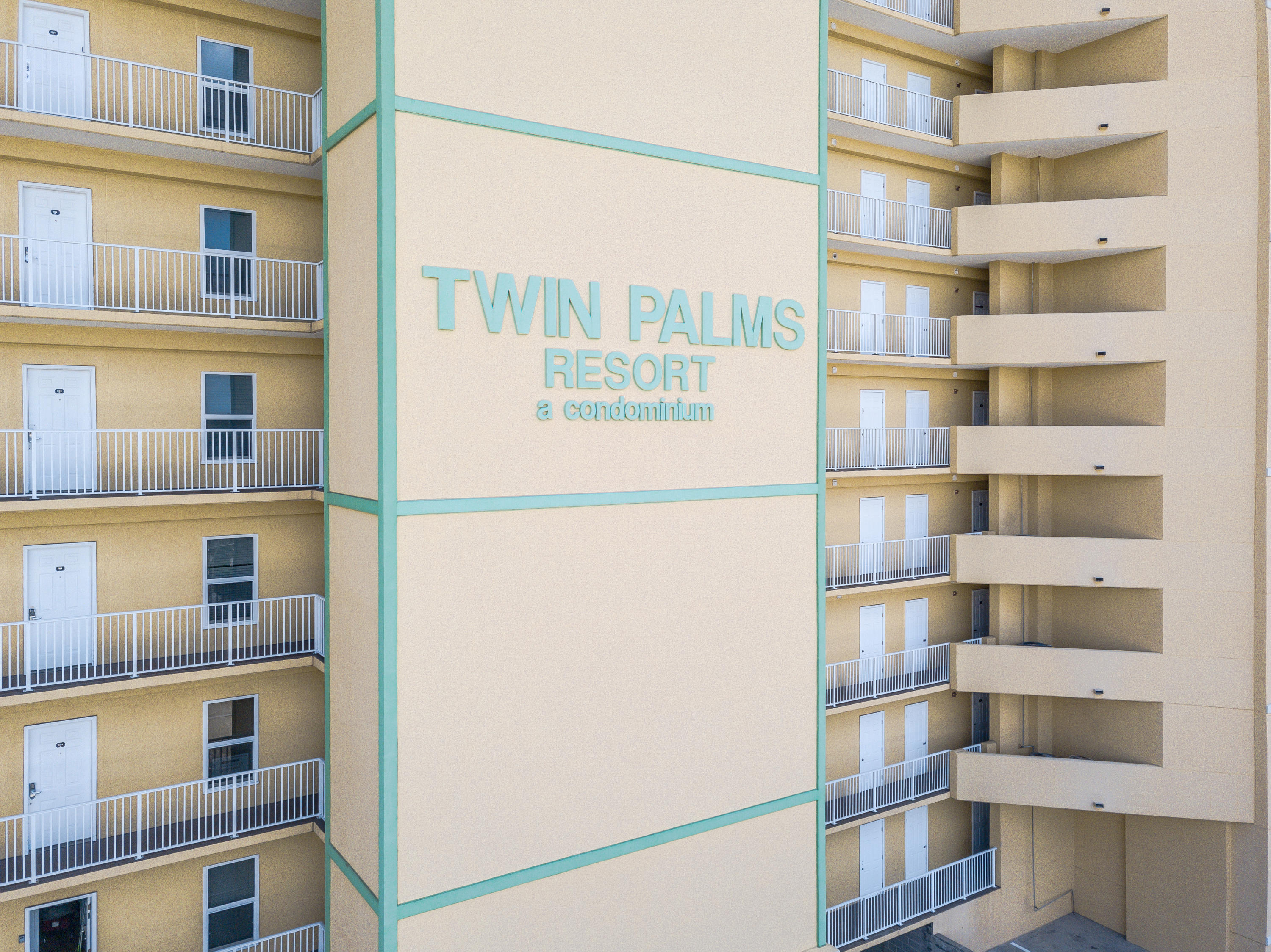 Twin Palms Resort - Residential