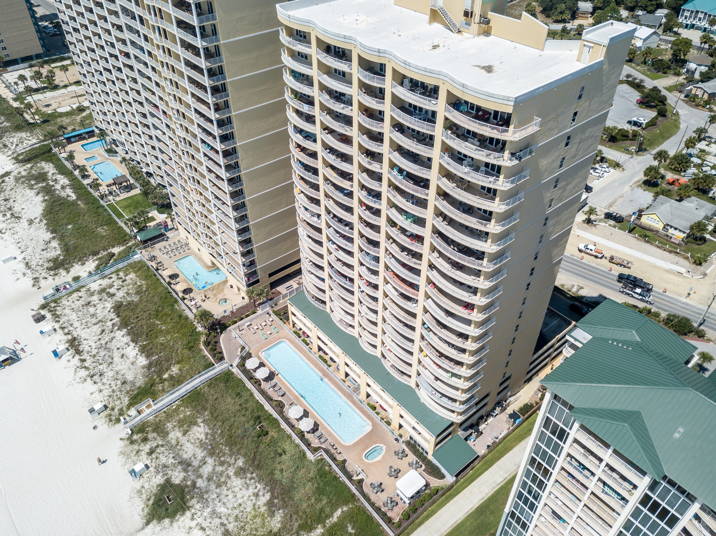 Twin Palms Resort - Residential