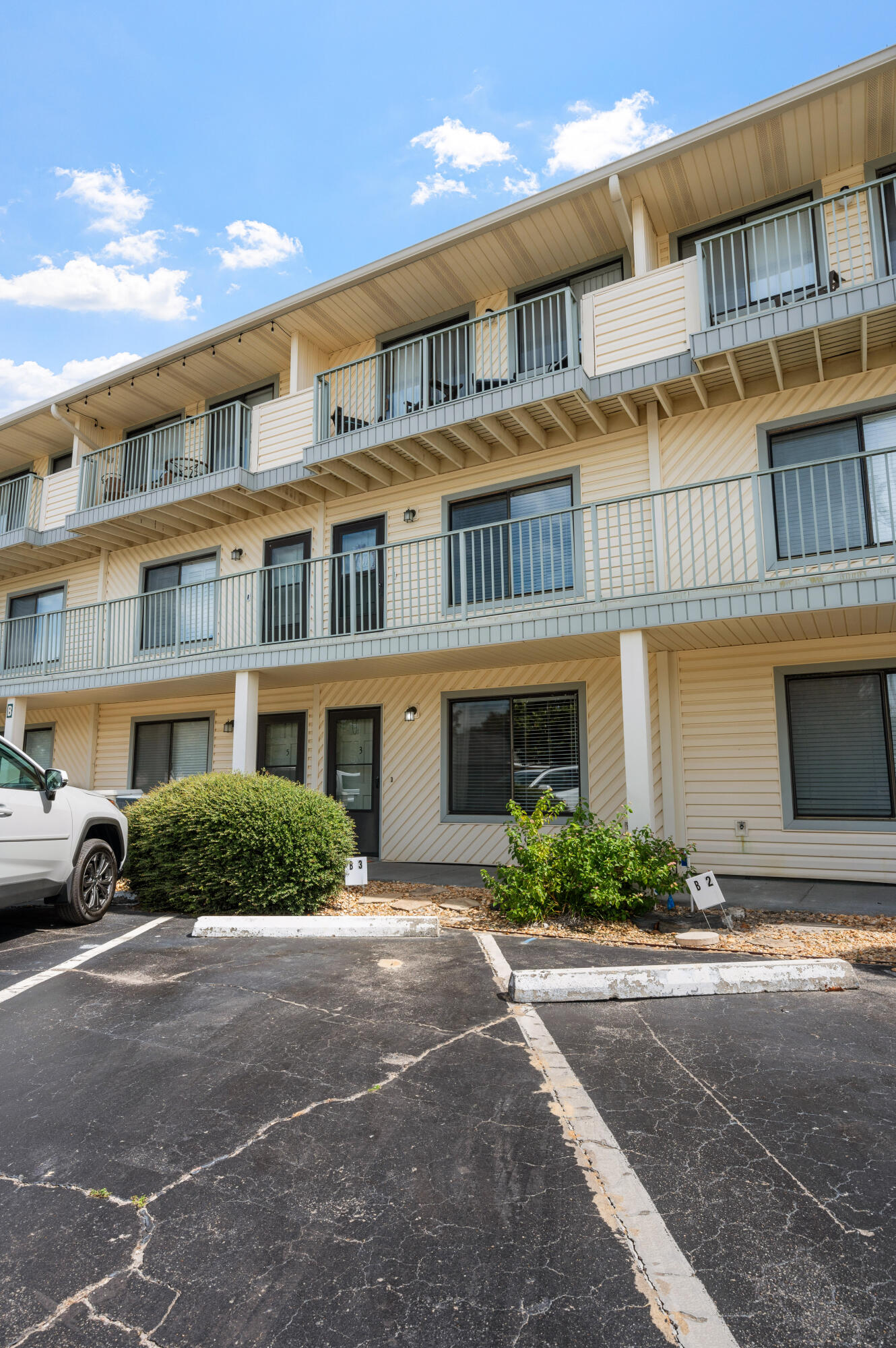 SANDPRINTS CONDO - Residential