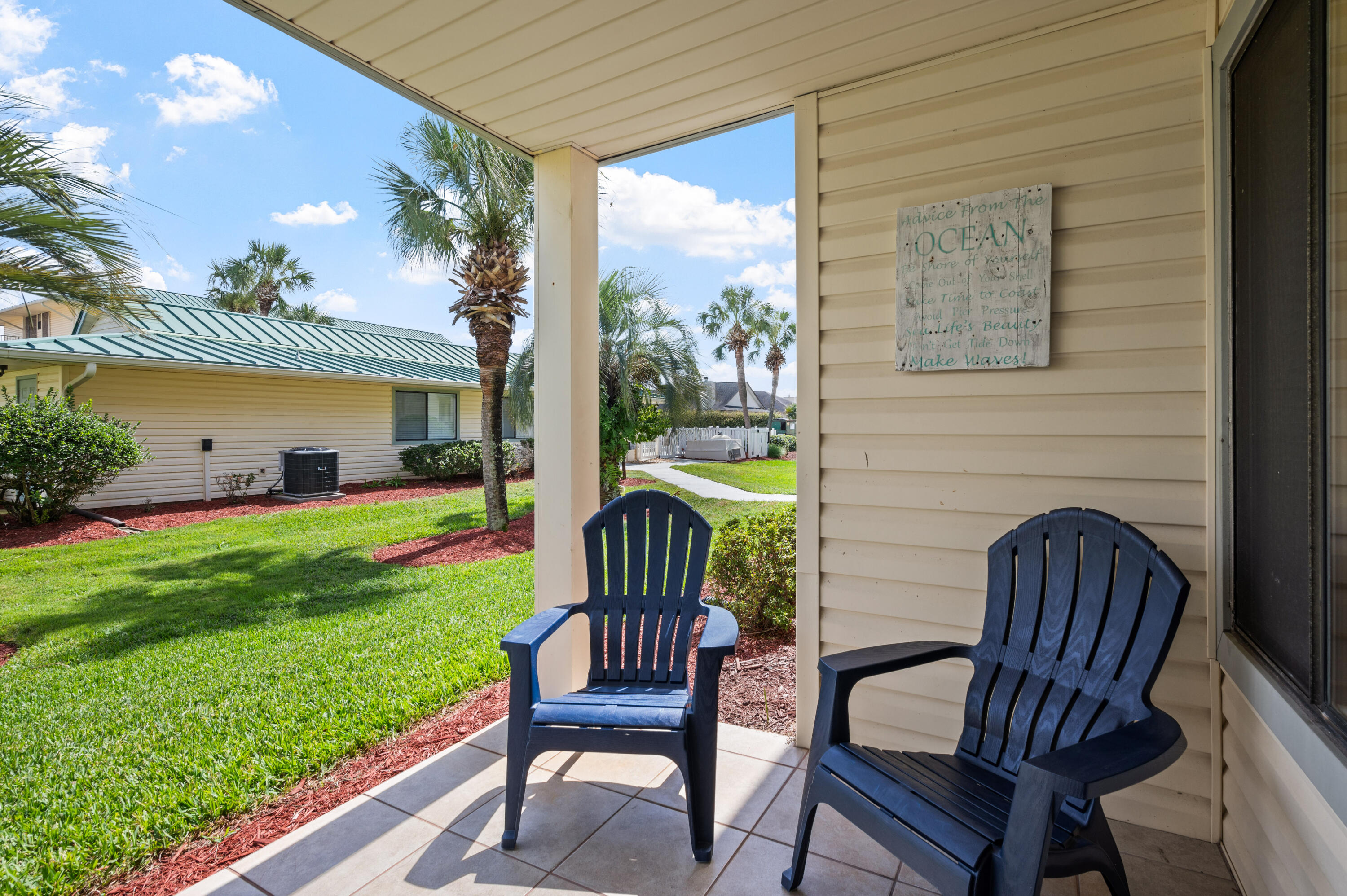 SANDPRINTS CONDO - Residential