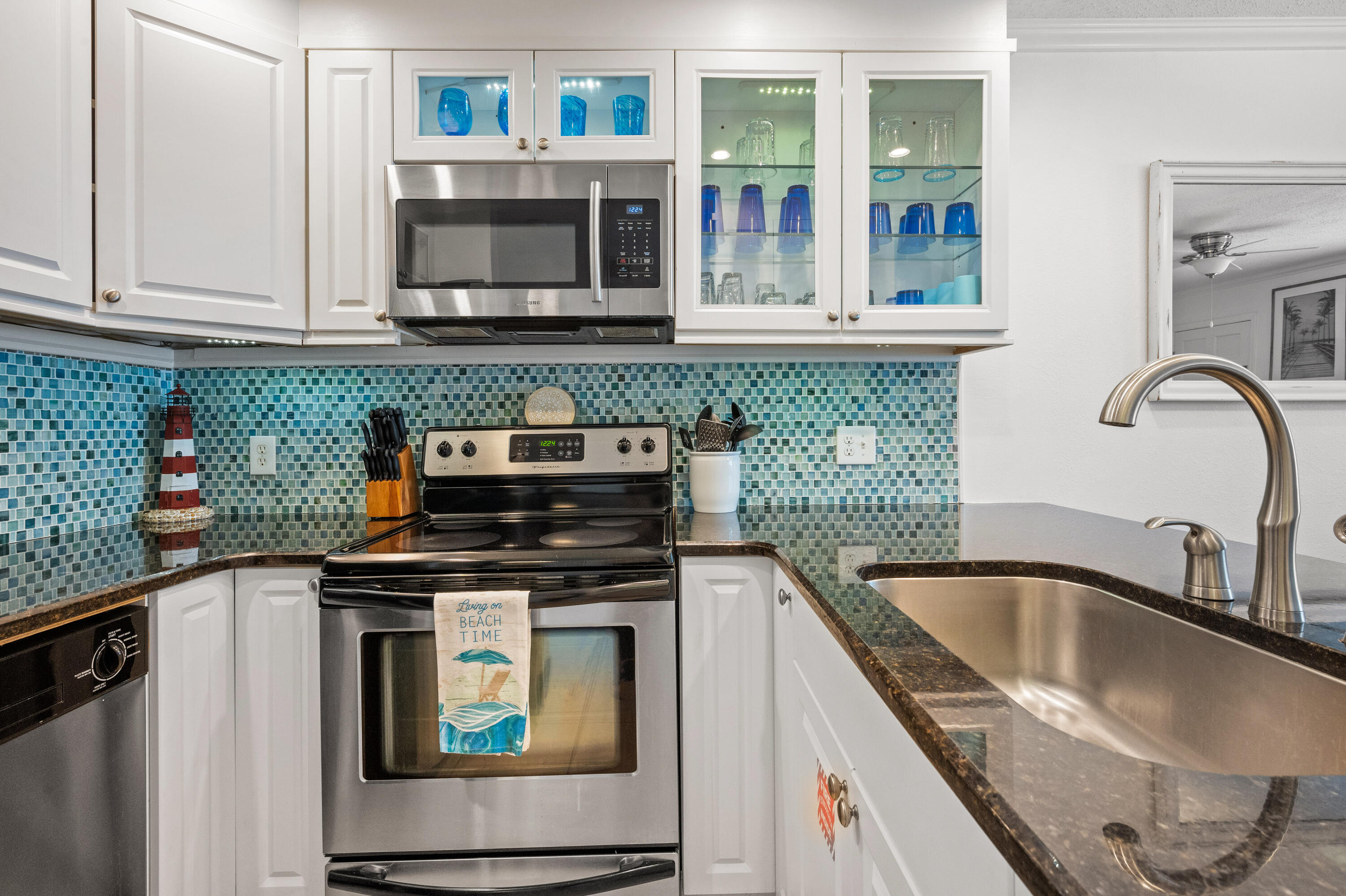 SANDPRINTS CONDO - Residential