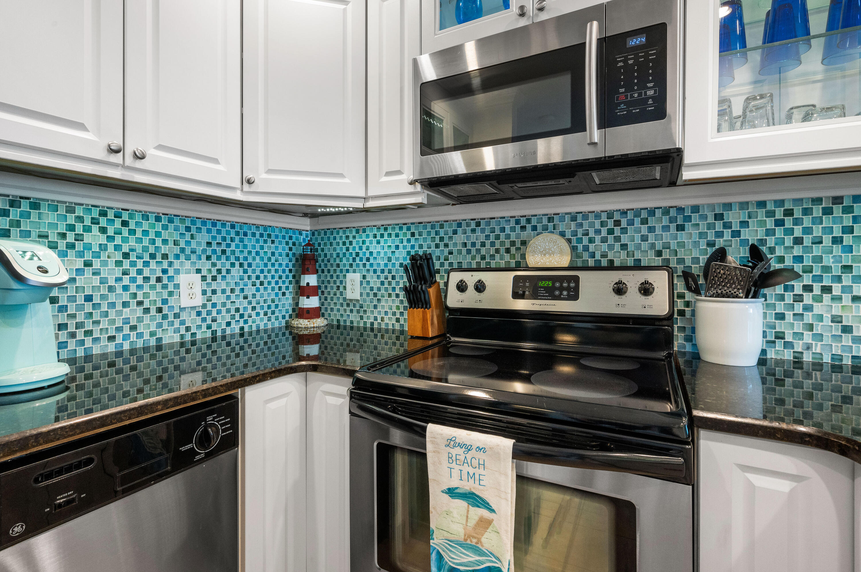 SANDPRINTS CONDO - Residential
