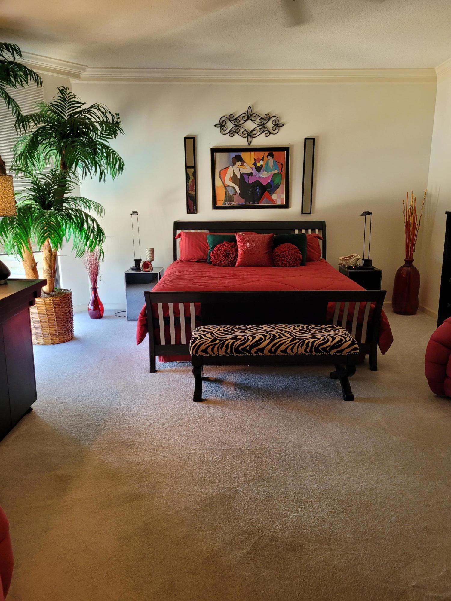 REGENCY TOWERS - Residential