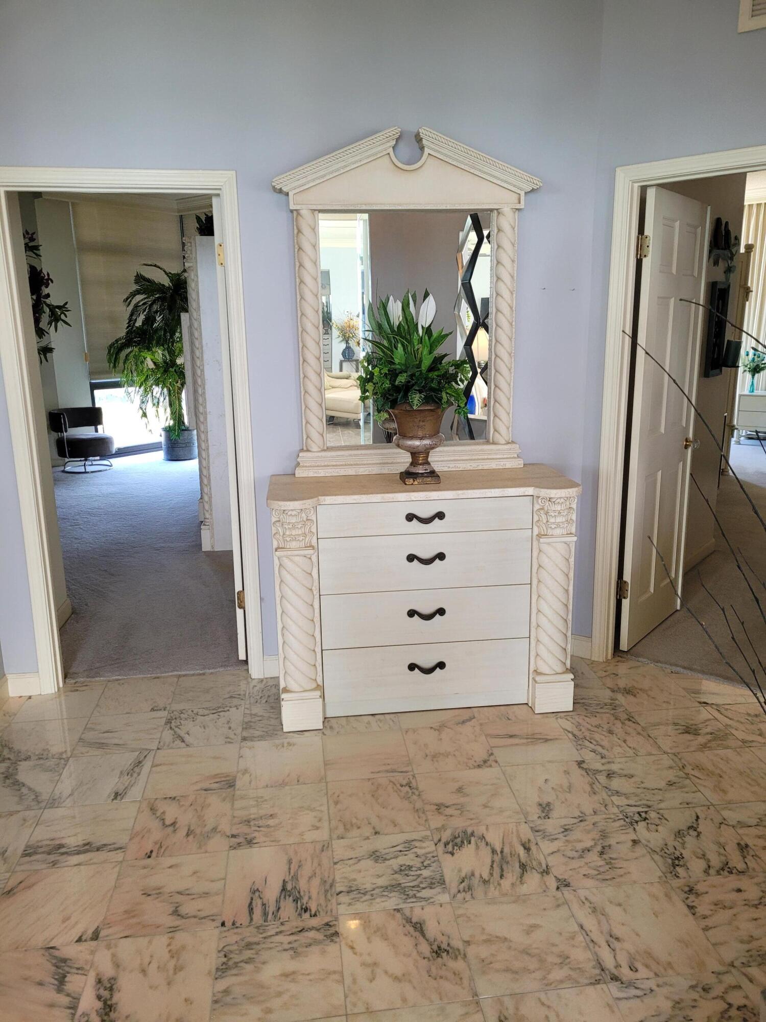 REGENCY TOWERS - Residential