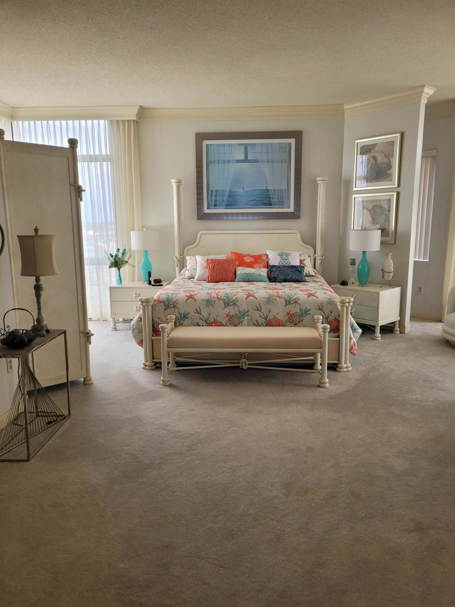 REGENCY TOWERS - Residential