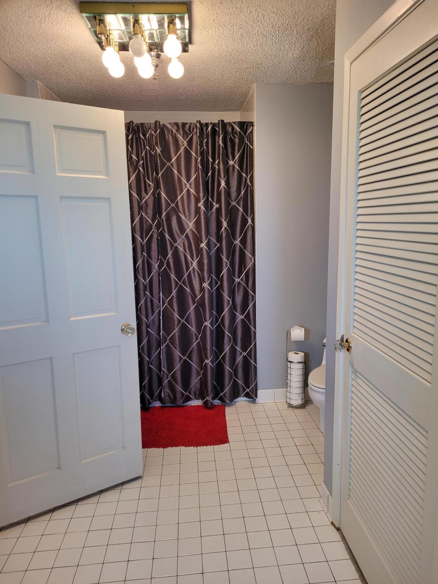 REGENCY TOWERS - Residential