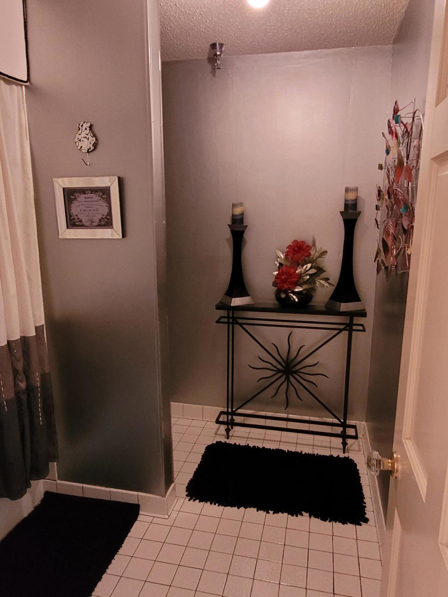 REGENCY TOWERS - Residential