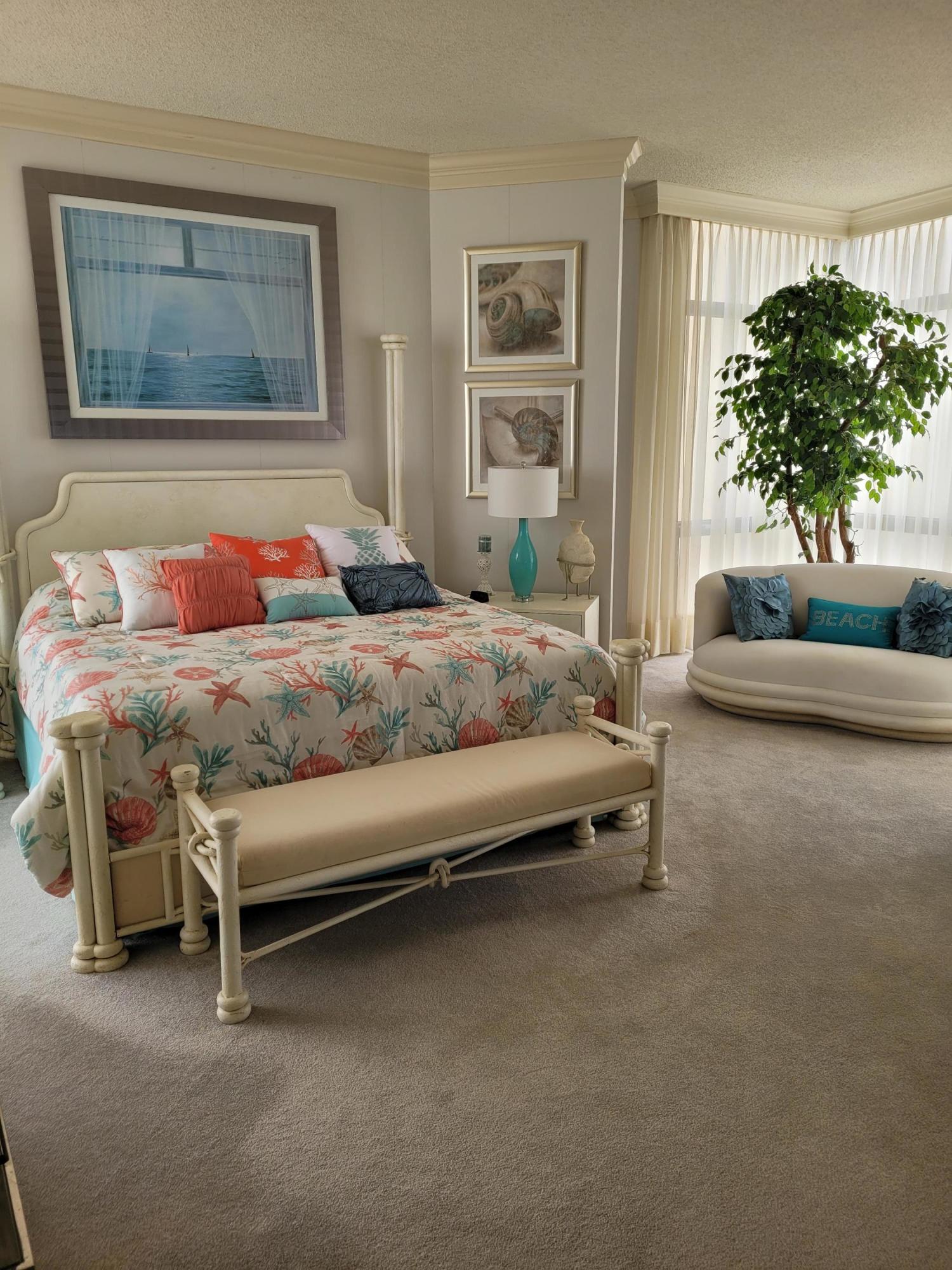 REGENCY TOWERS - Residential