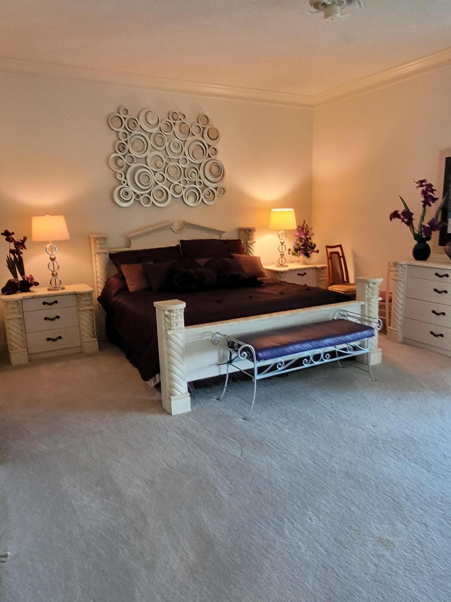 REGENCY TOWERS - Residential