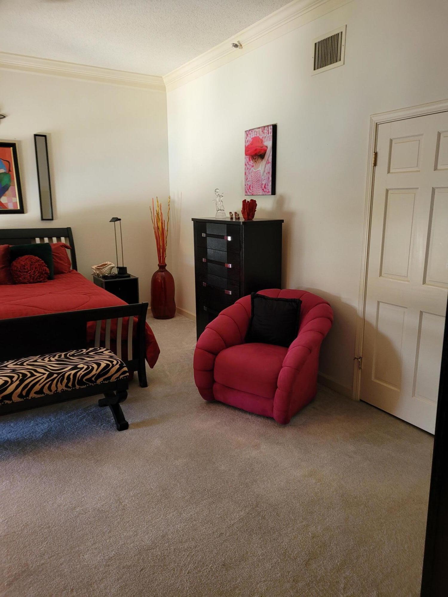 REGENCY TOWERS - Residential