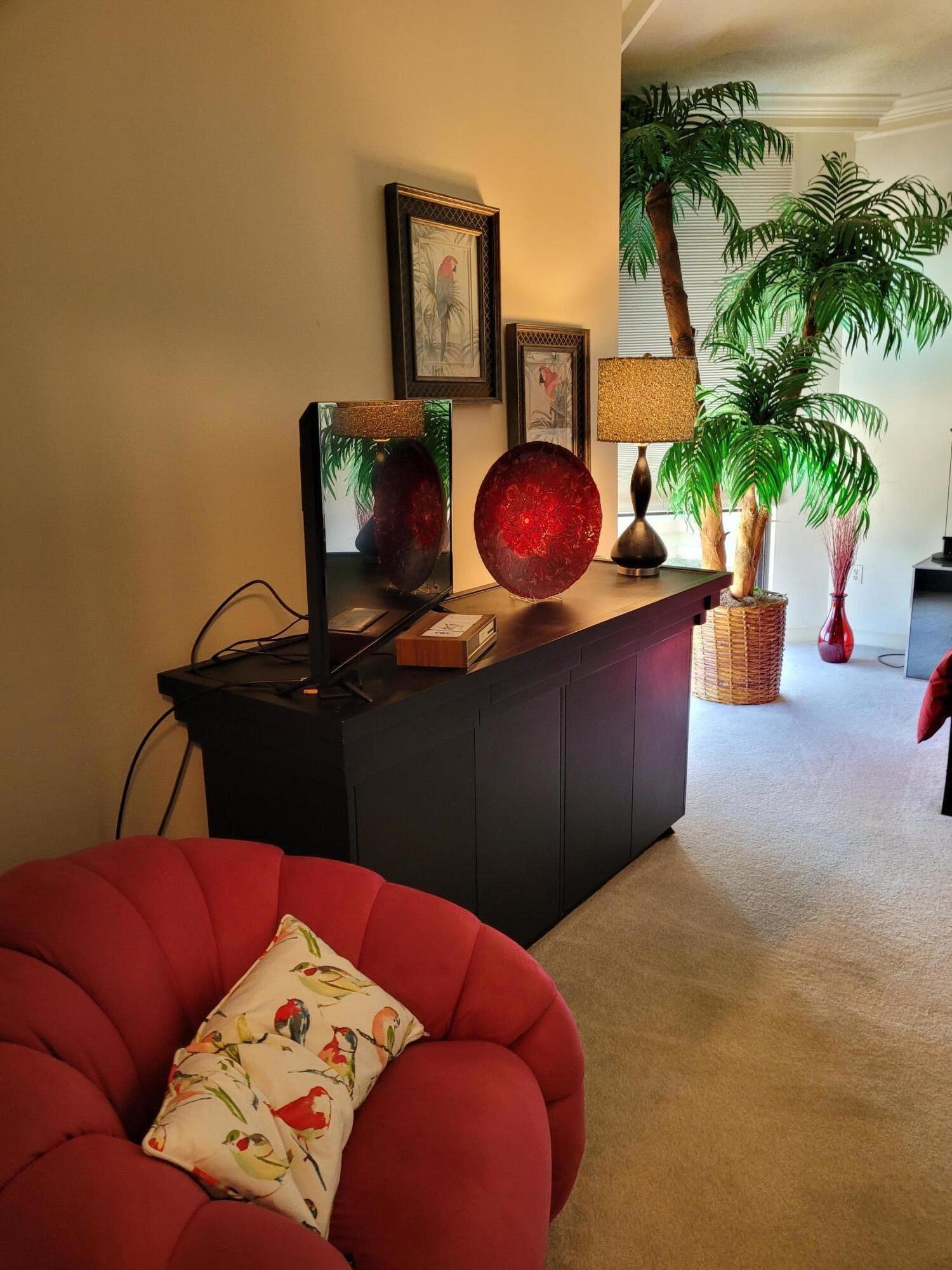 REGENCY TOWERS - Residential