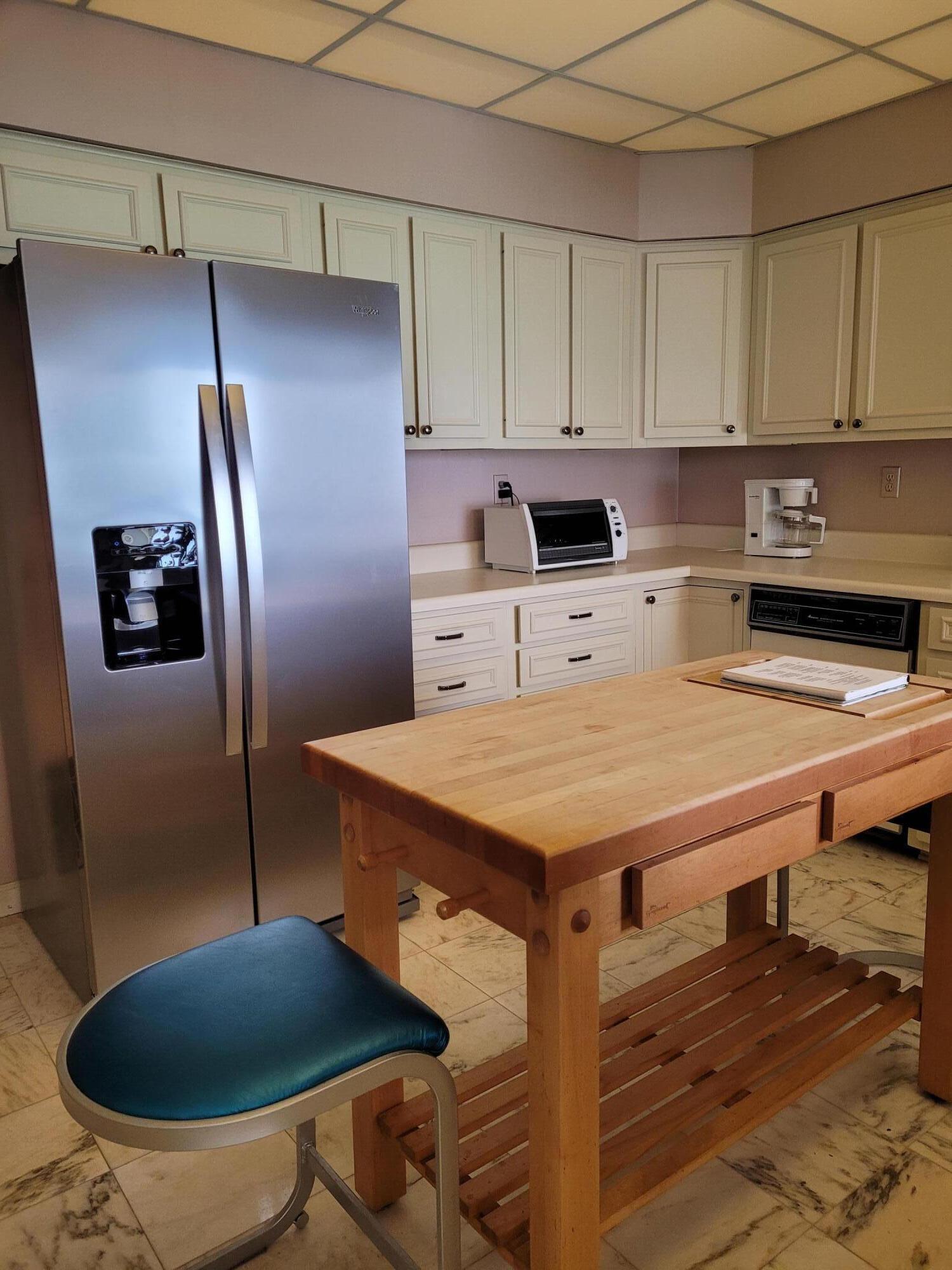 REGENCY TOWERS - Residential