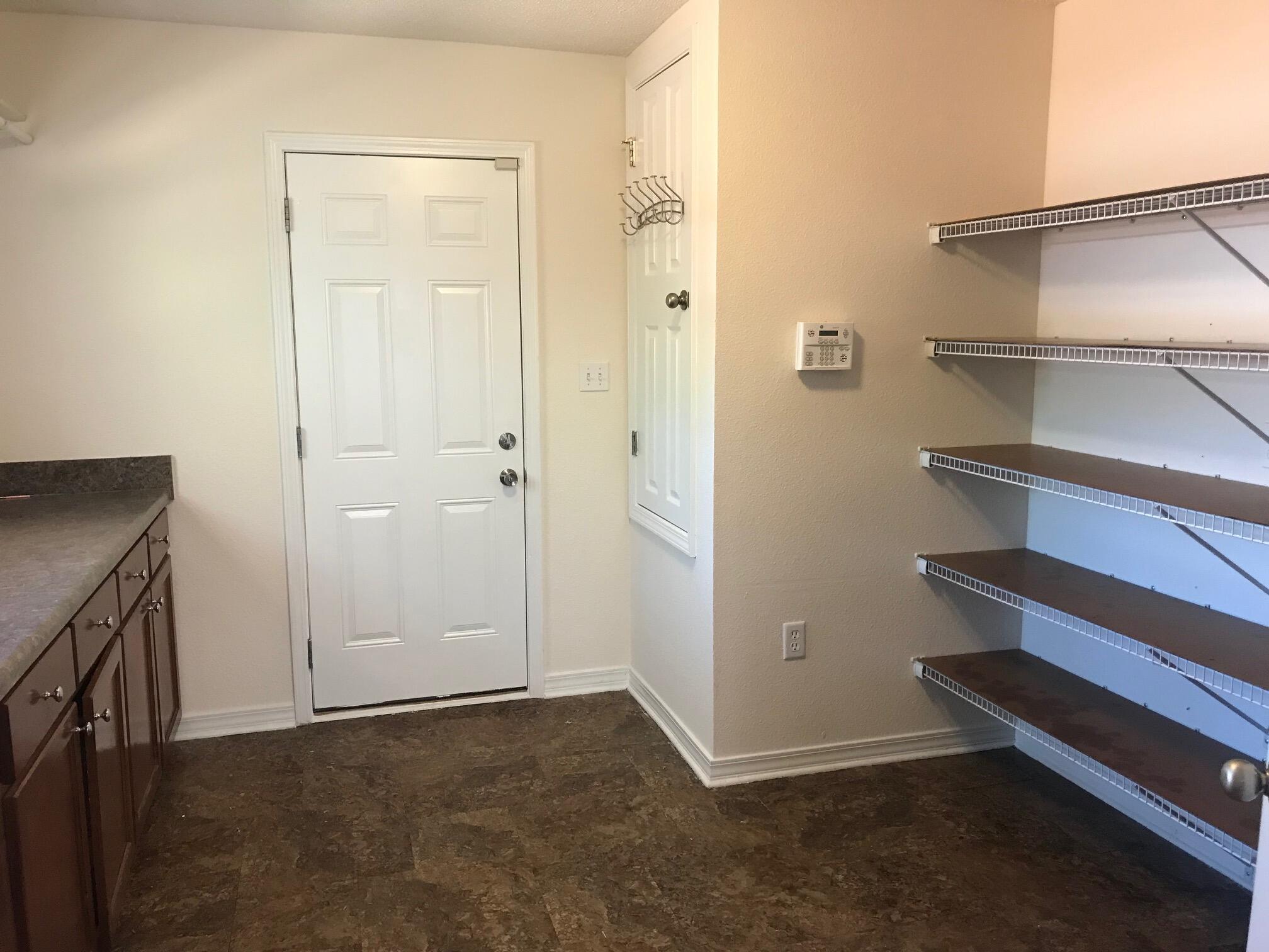 CREETWOOD VILLAGE - Residential Lease