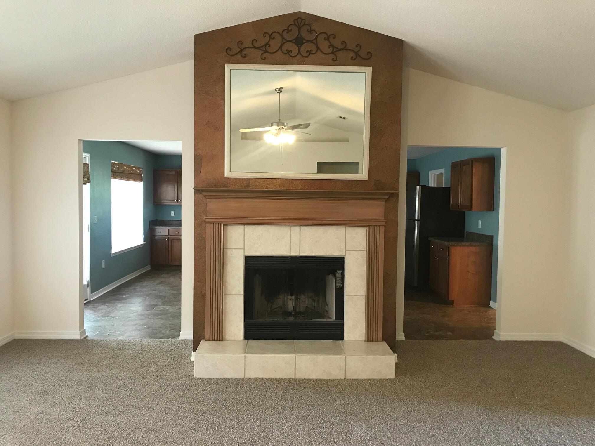 CREETWOOD VILLAGE - Residential Lease