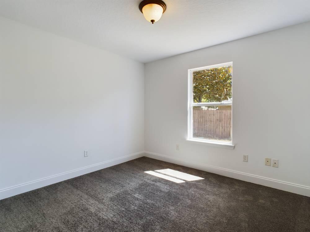 WHITS MANOR - Residential