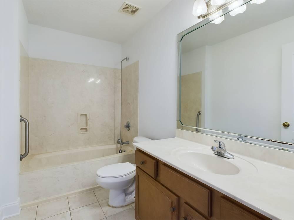 WHITS MANOR - Residential