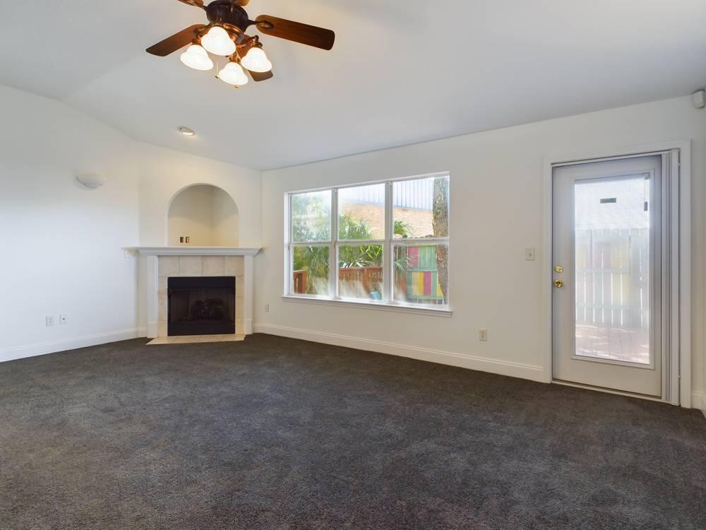 WHITS MANOR - Residential