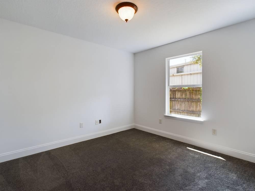 WHITS MANOR - Residential