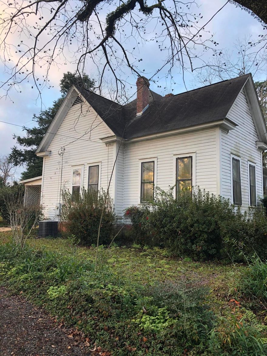 Adorable home in Laurel Hill, Florida. This home was built in 1911 and has much character. This home is an investors dream and perfect for a little bed and breakfast. This home is being sold as is and is ready for you to make it your own.