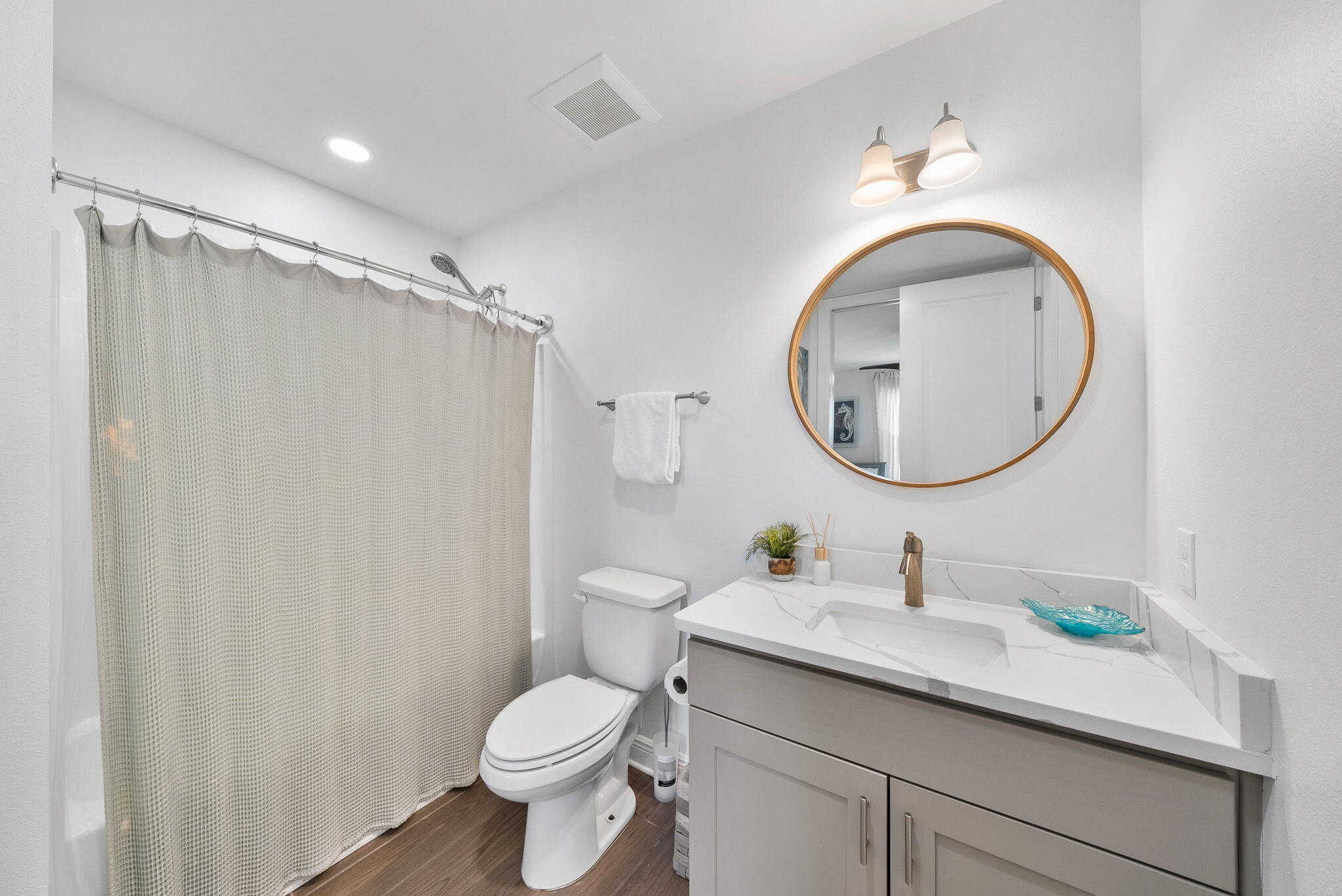 GULF PLACE RESIDENCES - Residential