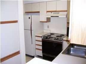 LAKESIDE CONDO - Residential Lease