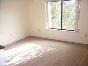 LAKESIDE CONDO - Residential Lease