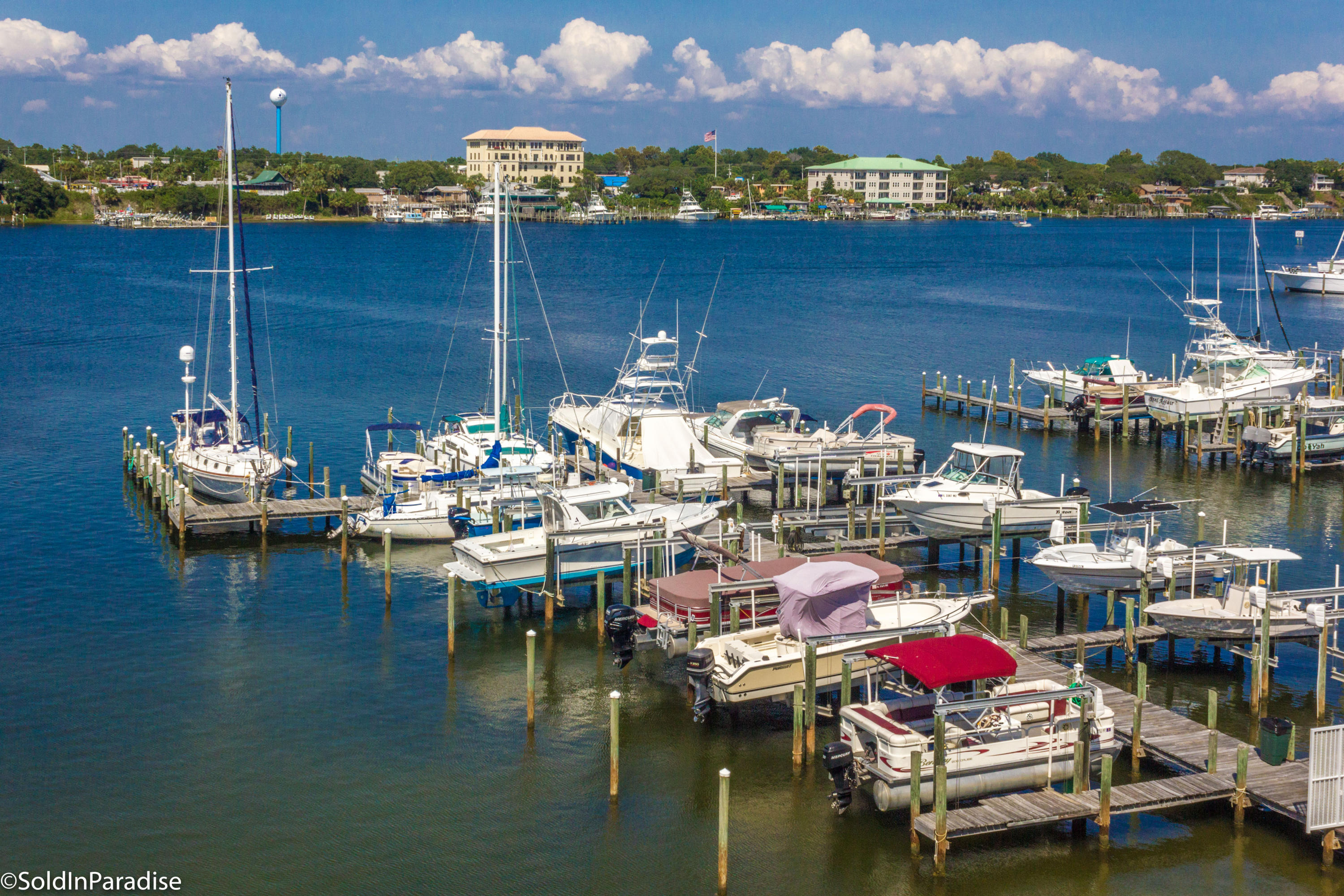 HARBOR LIGHTS - Residential
