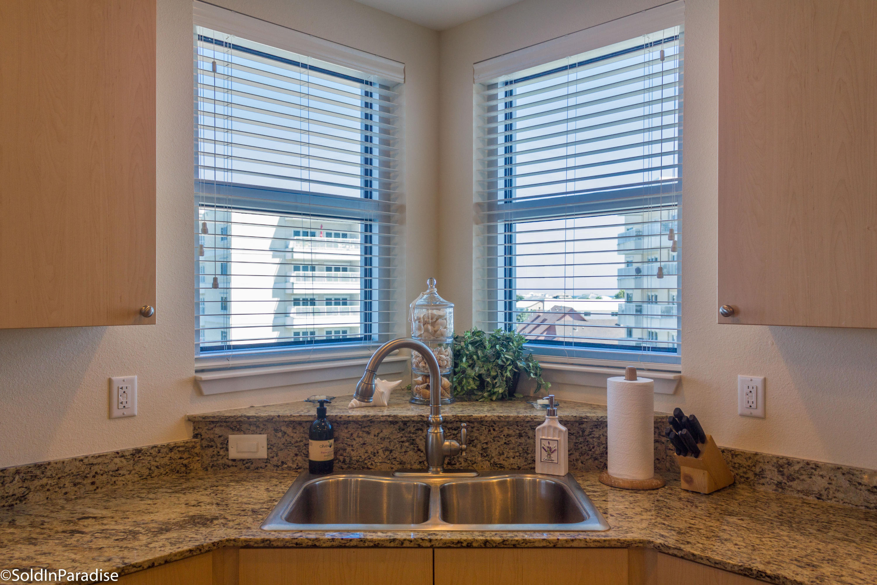 HARBOR LIGHTS - Residential