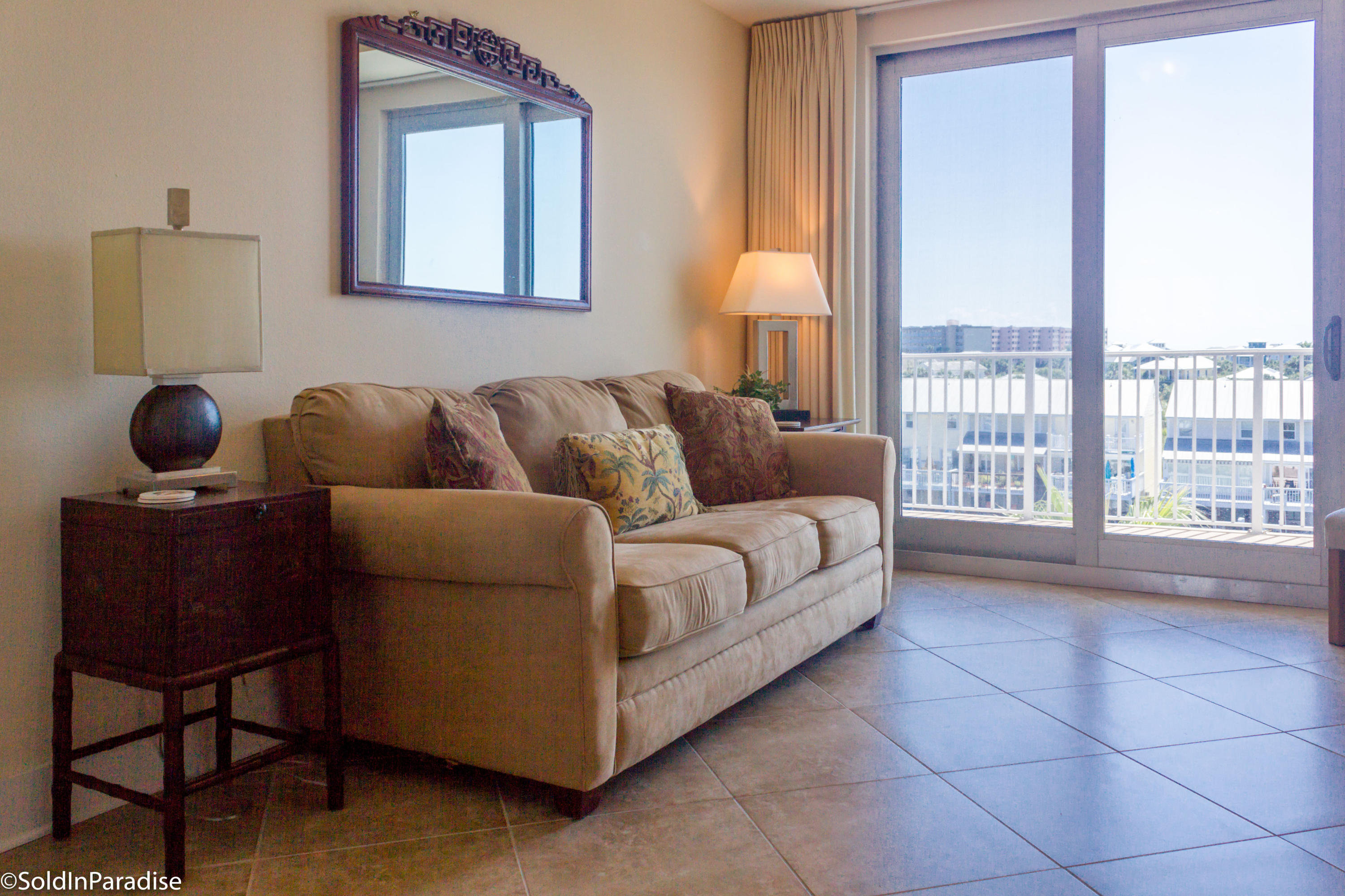 HARBOR LIGHTS - Residential