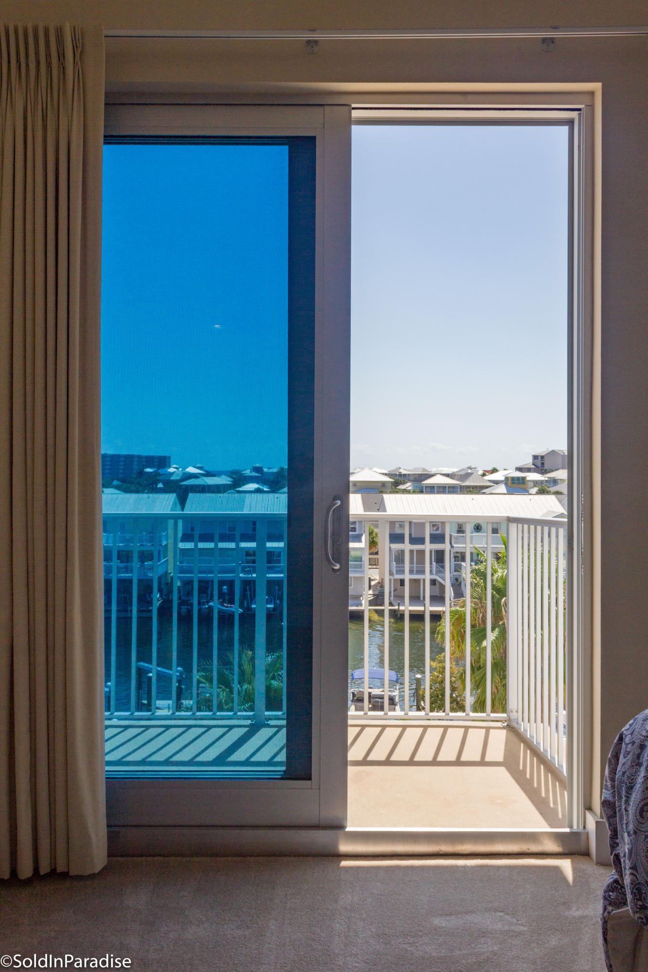 HARBOR LIGHTS - Residential