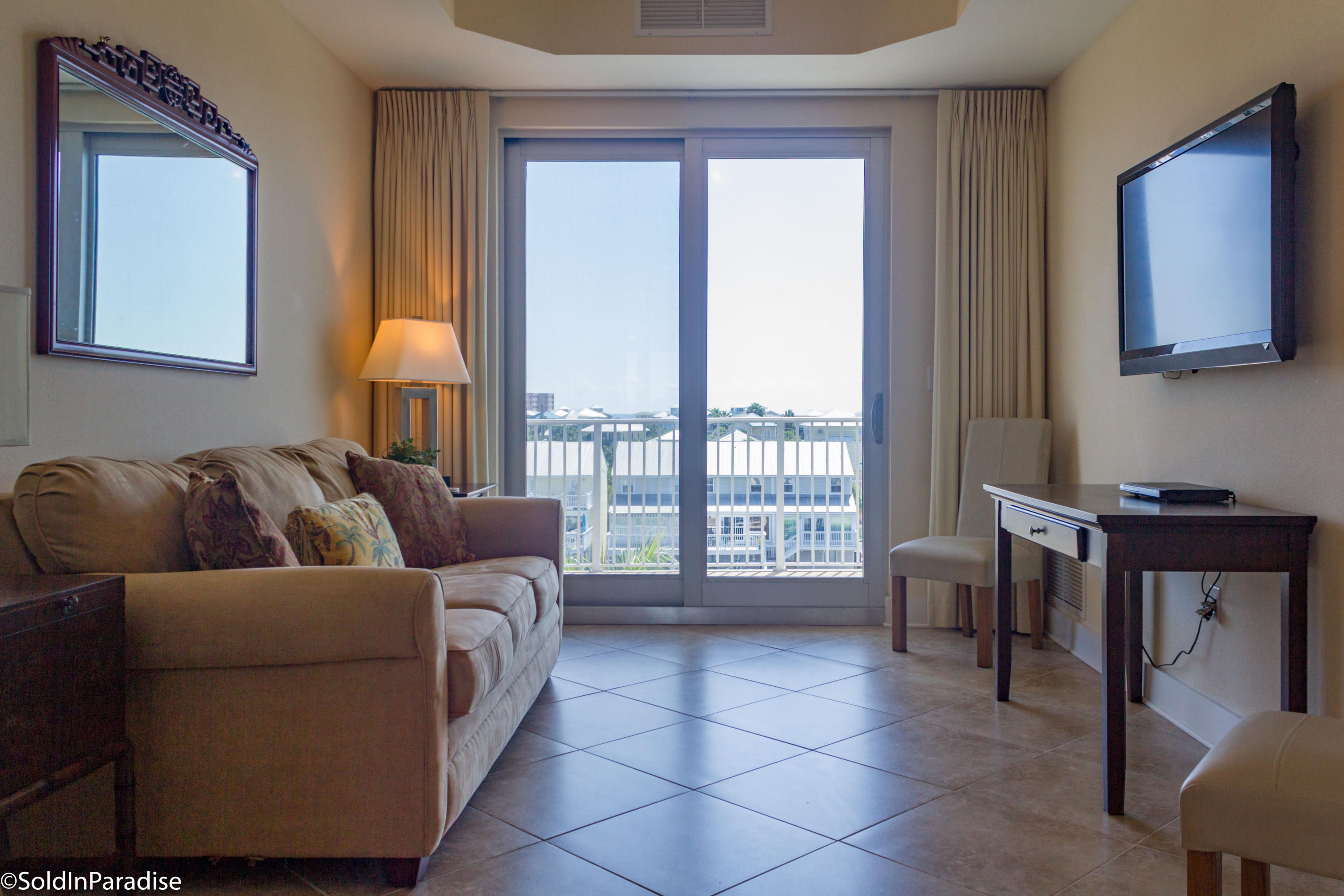 HARBOR LIGHTS - Residential