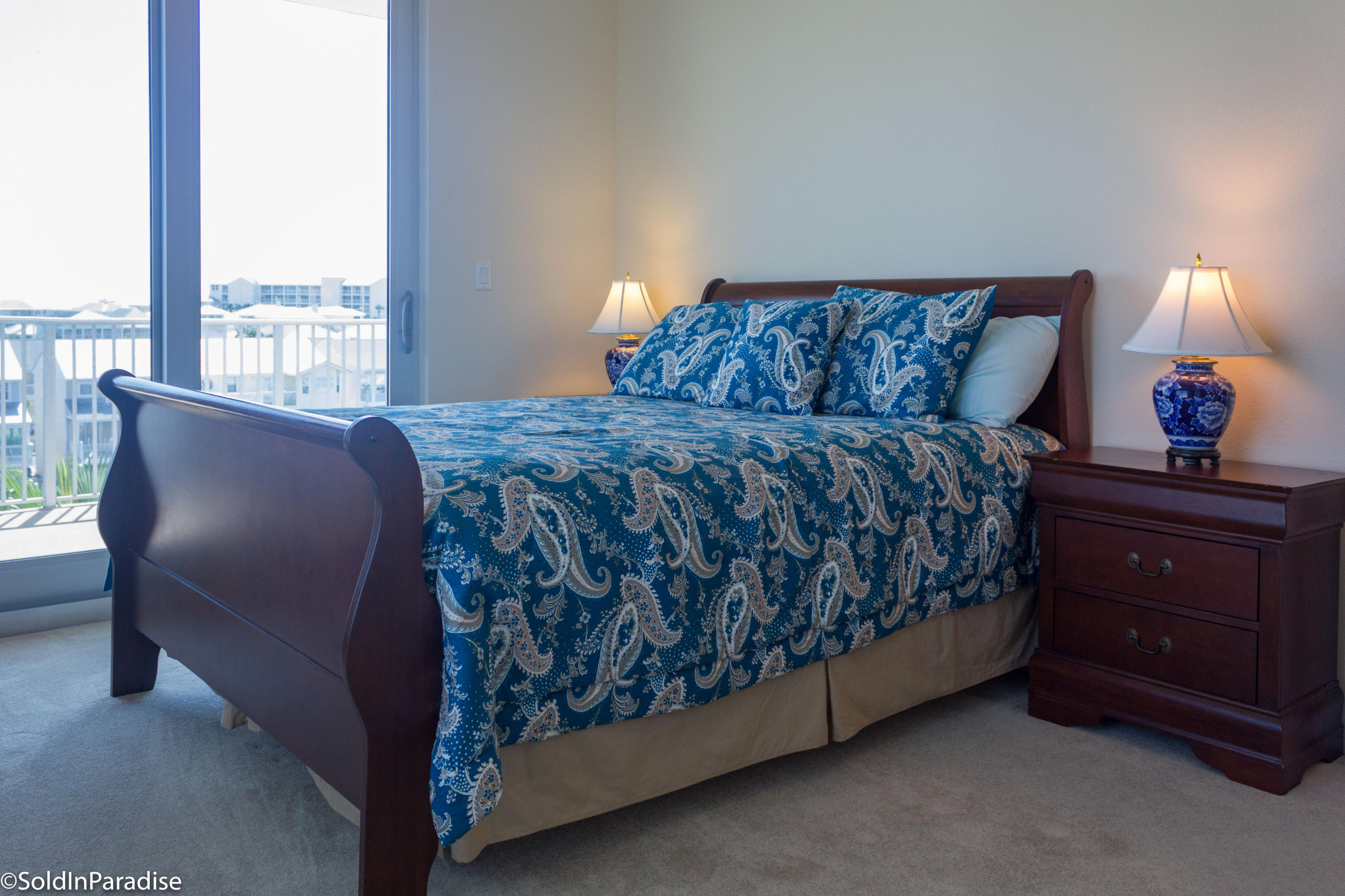 HARBOR LIGHTS - Residential