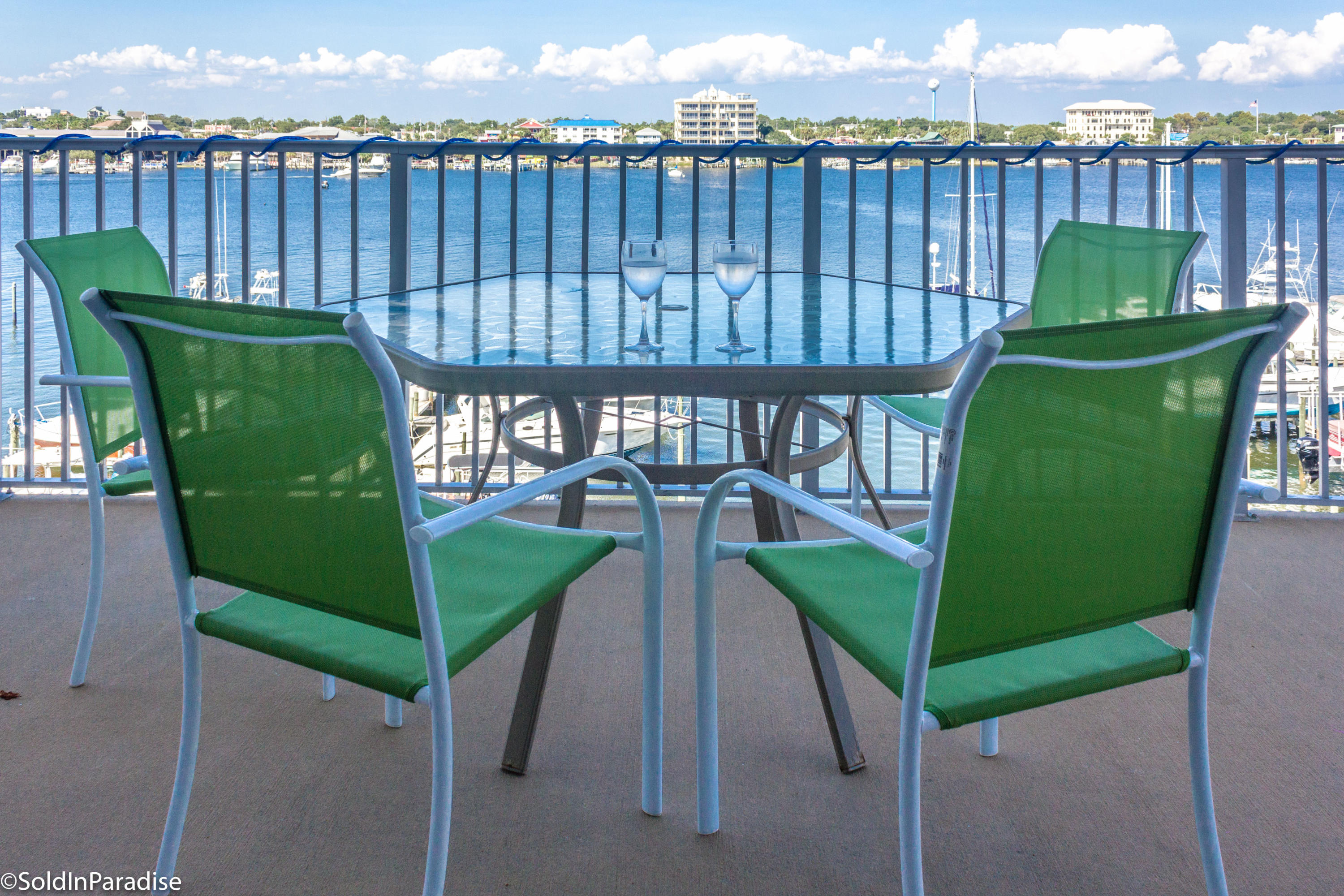 HARBOR LIGHTS - Residential