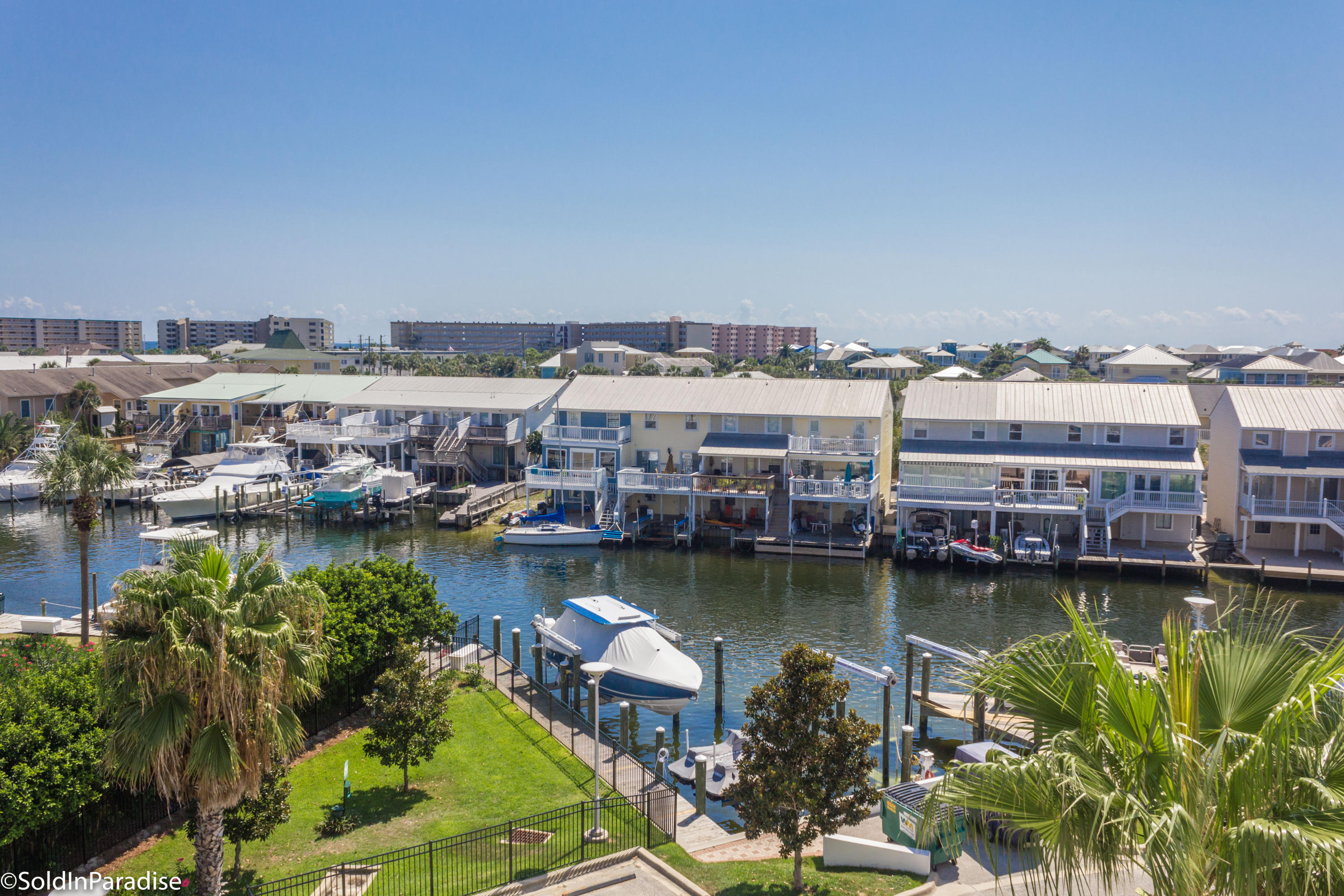 HARBOR LIGHTS - Residential