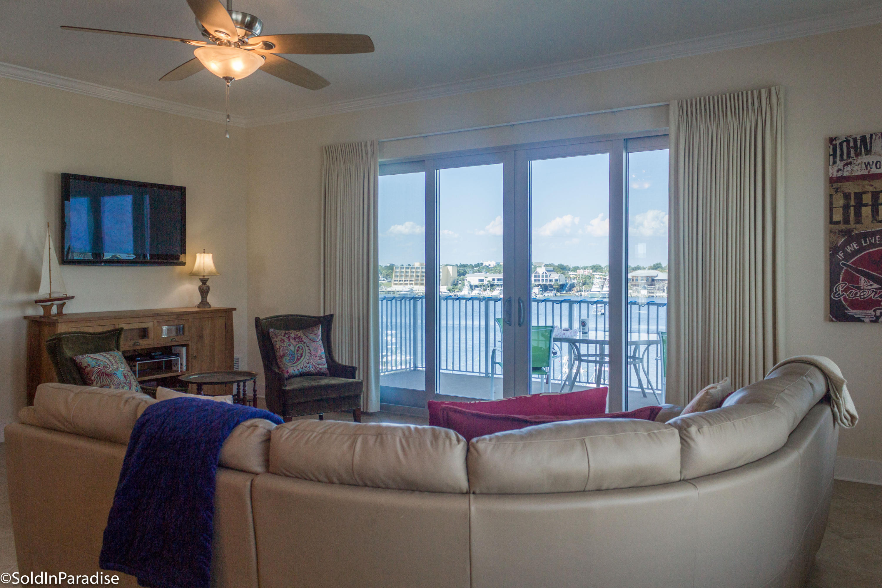 HARBOR LIGHTS - Residential