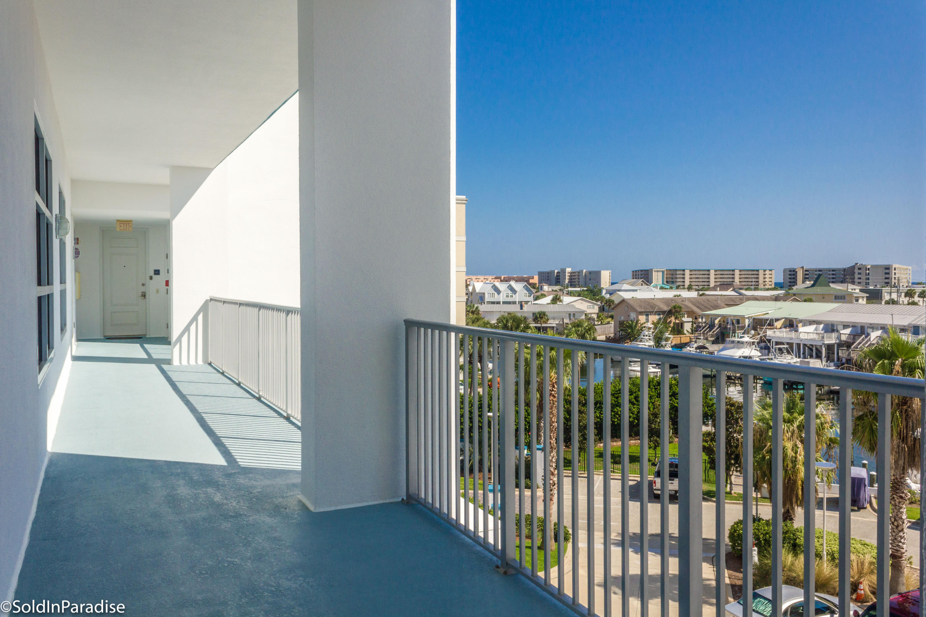 HARBOR LIGHTS - Residential