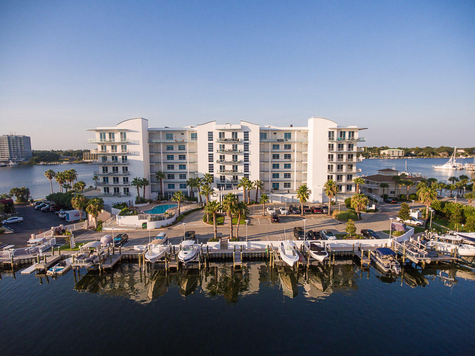 HARBOR LIGHTS - Residential