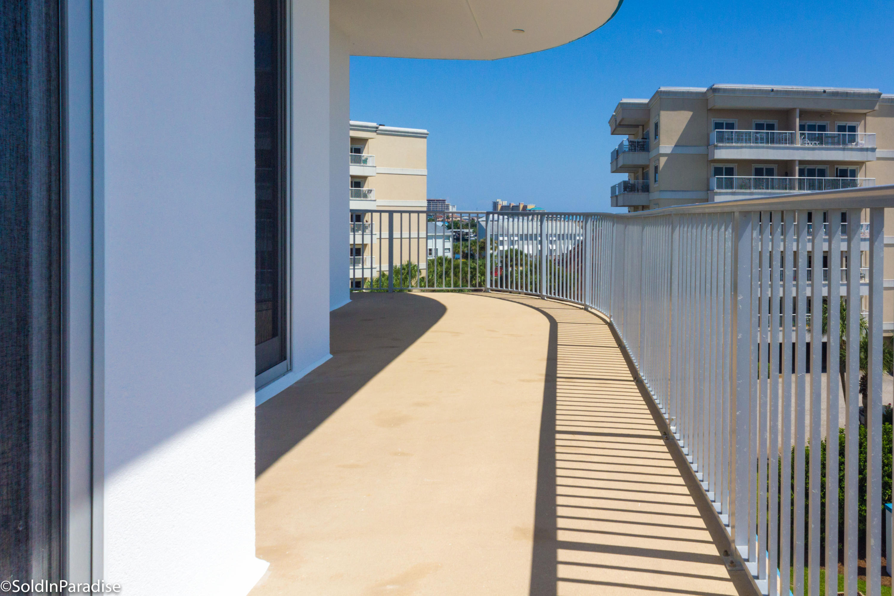 HARBOR LIGHTS - Residential