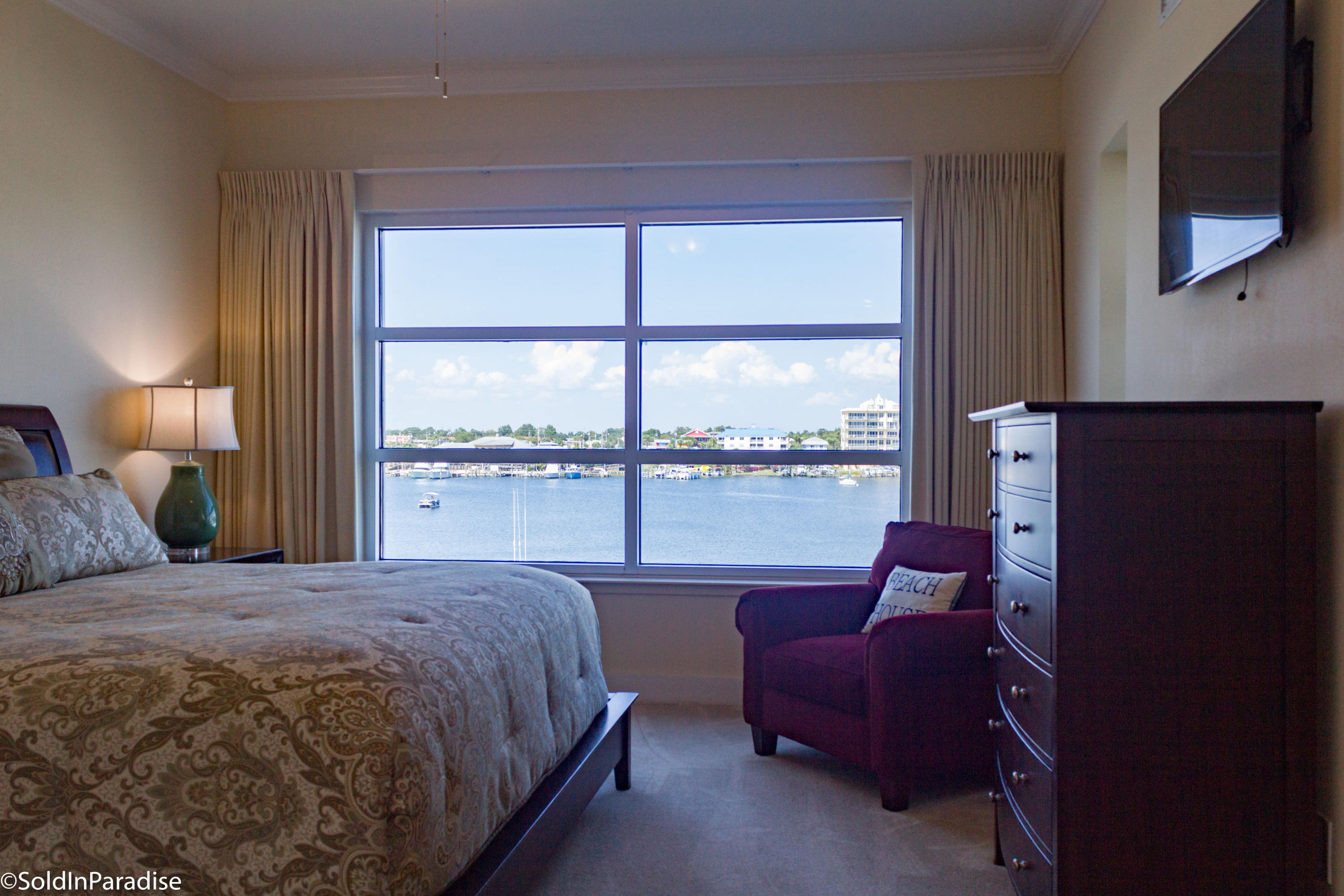 HARBOR LIGHTS - Residential