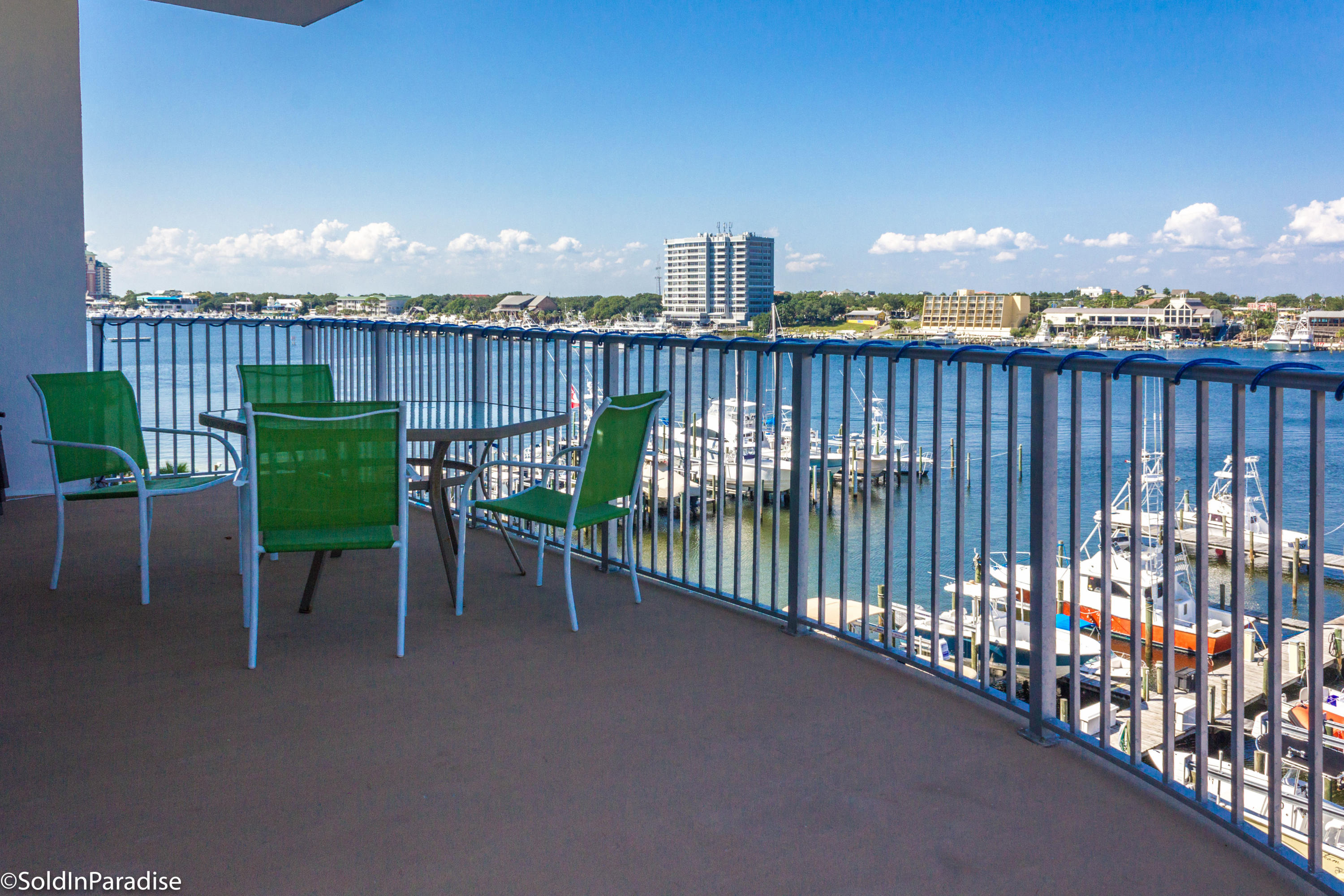 HARBOR LIGHTS - Residential