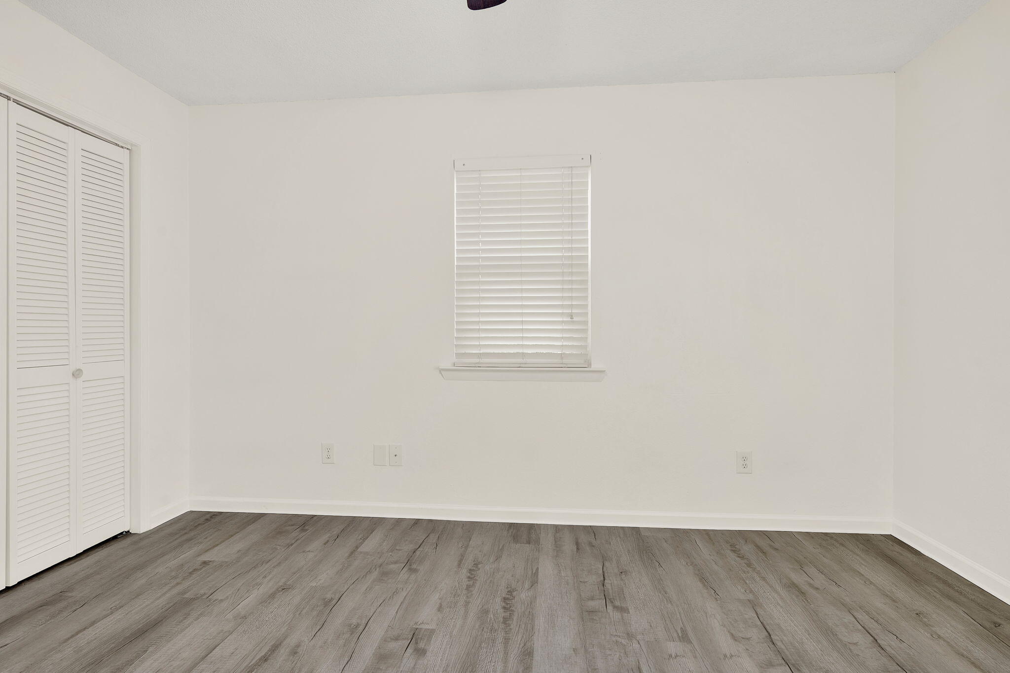 ORIOLE BEACH - Residential