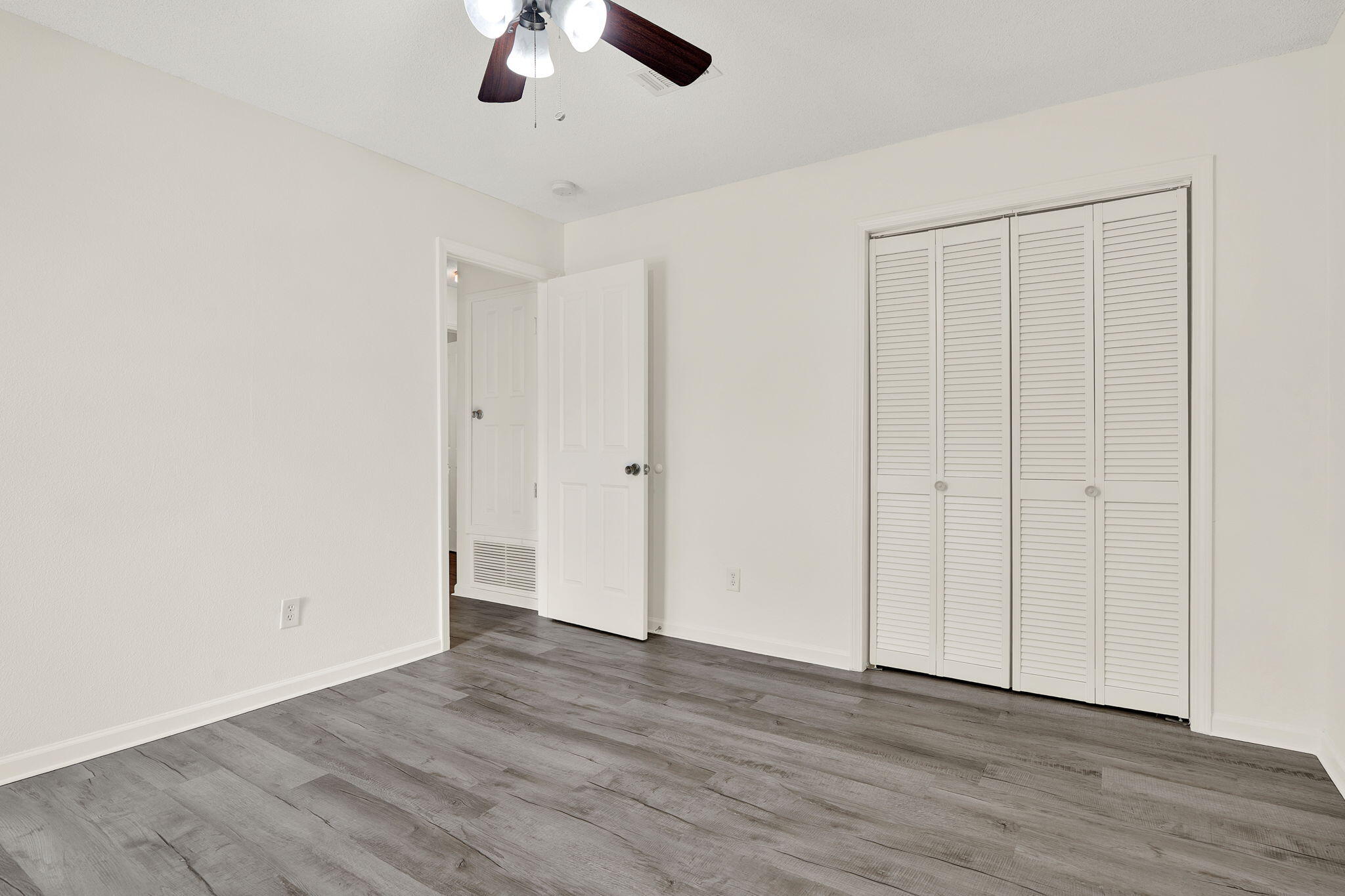 ORIOLE BEACH - Residential