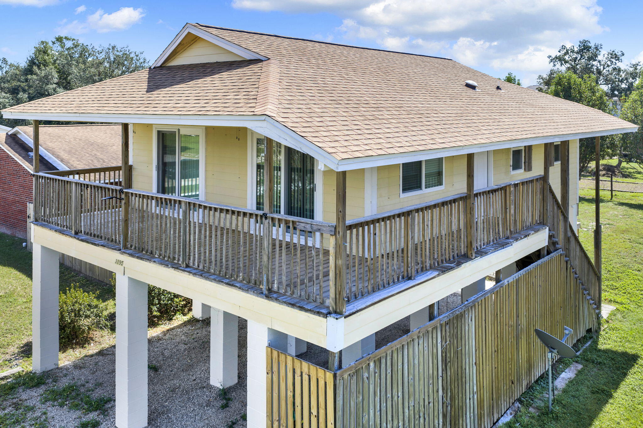 ORIOLE BEACH - Residential
