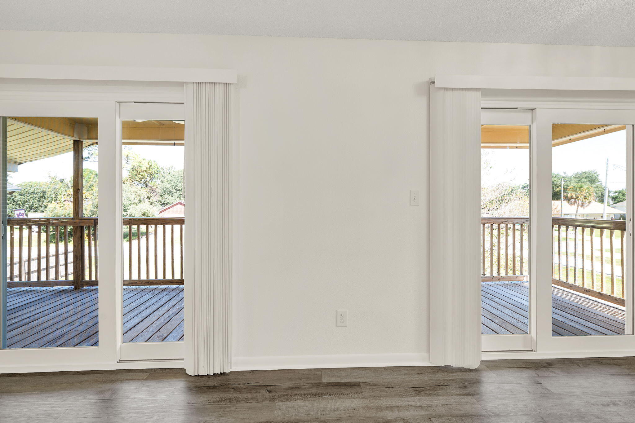 ORIOLE BEACH - Residential