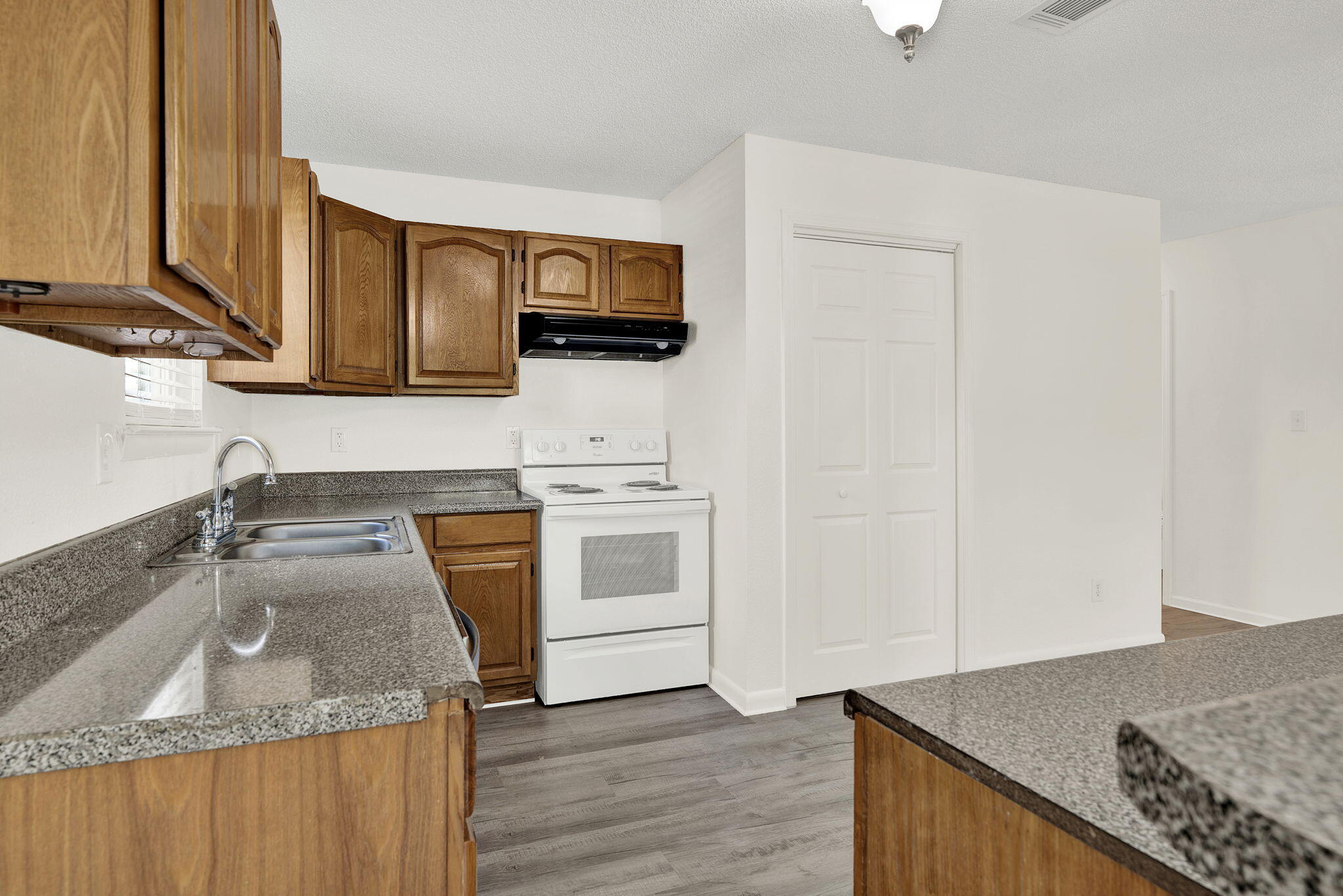 ORIOLE BEACH - Residential