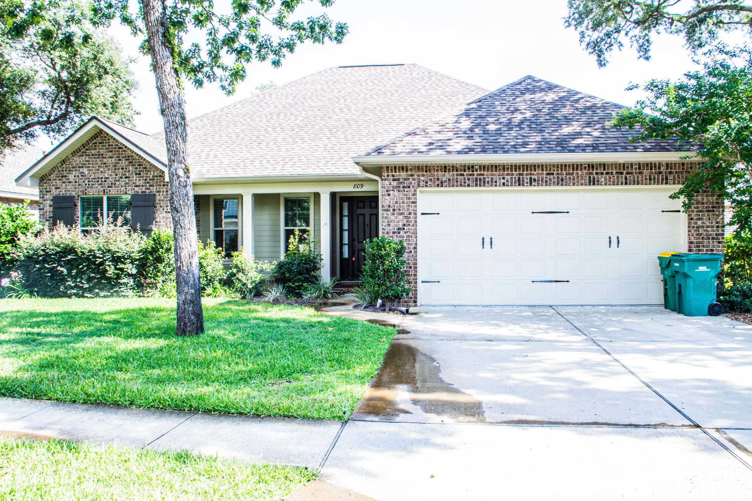 MAGNOLIA WOODS - Residential Lease