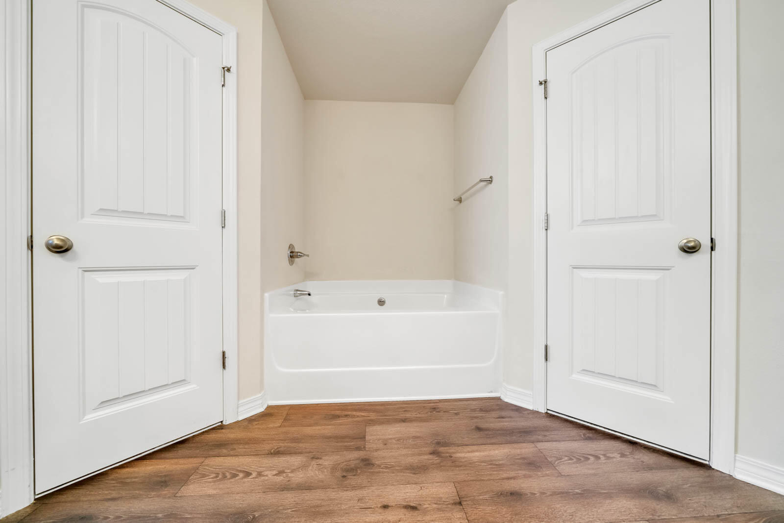 COUNTRY BREEZE ESTATES - Residential