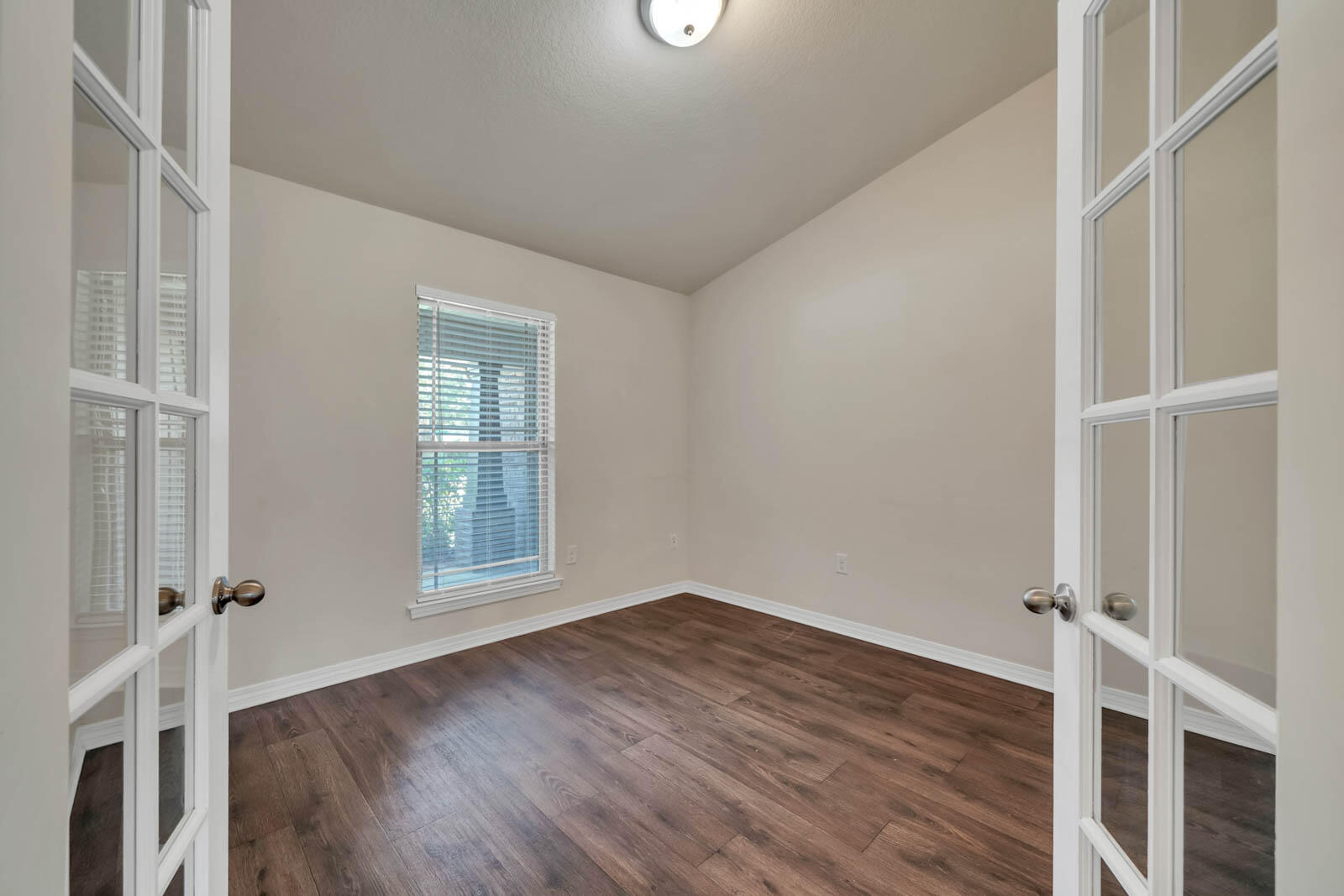 COUNTRY BREEZE ESTATES - Residential