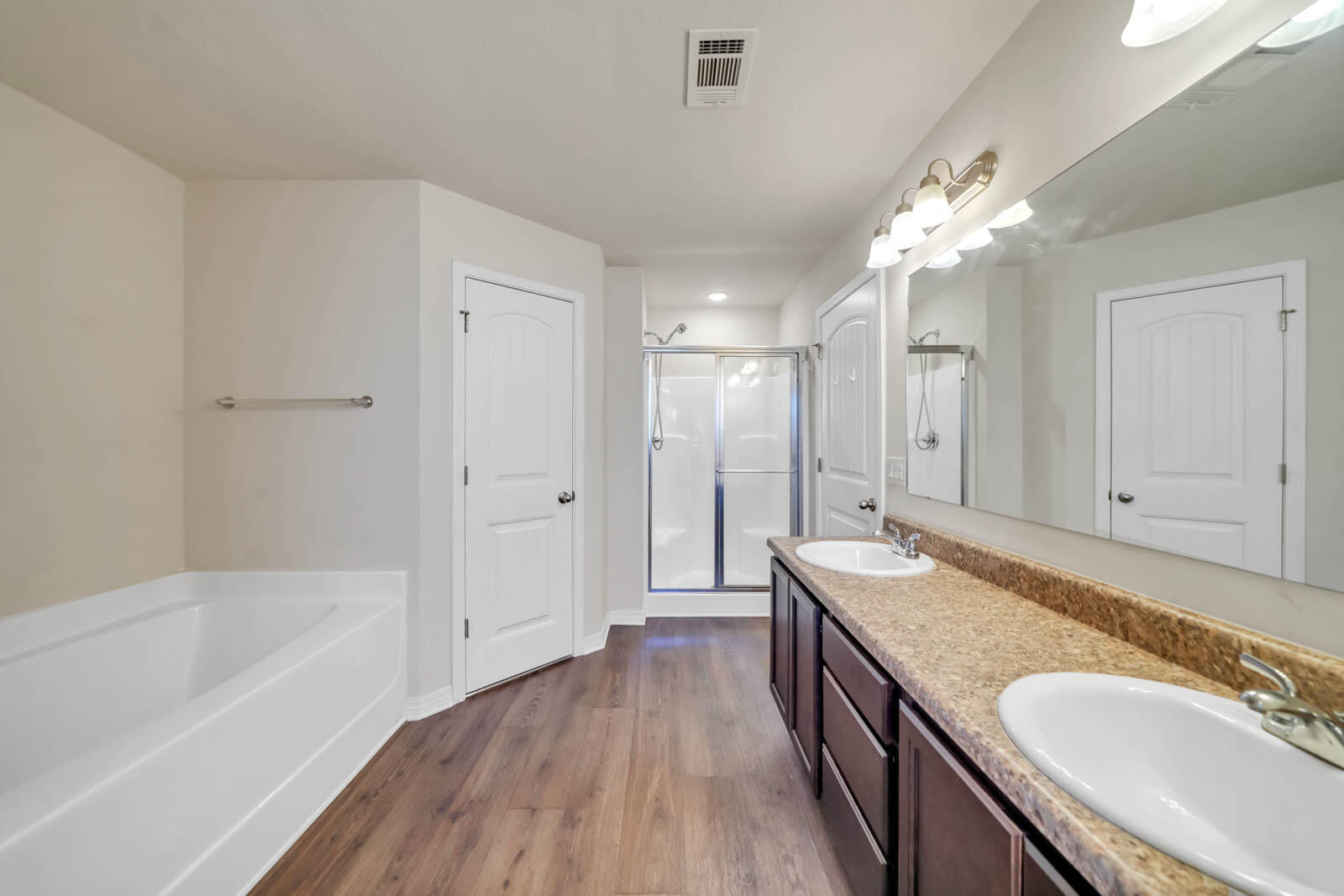 COUNTRY BREEZE ESTATES - Residential