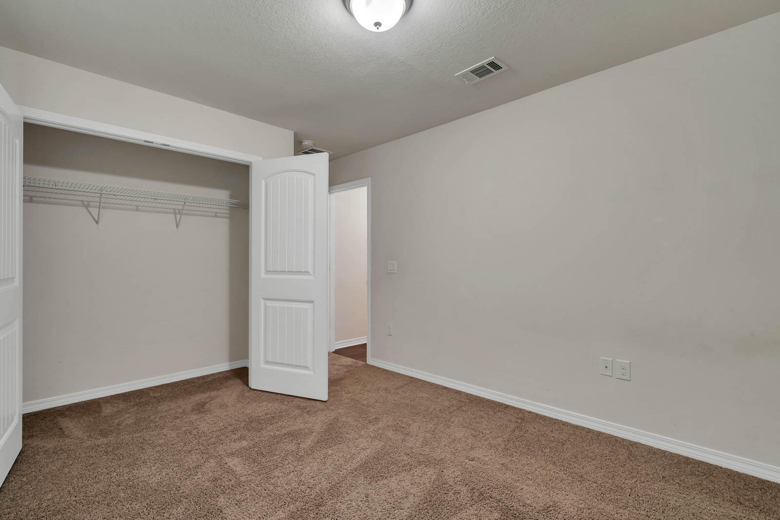 COUNTRY BREEZE ESTATES - Residential